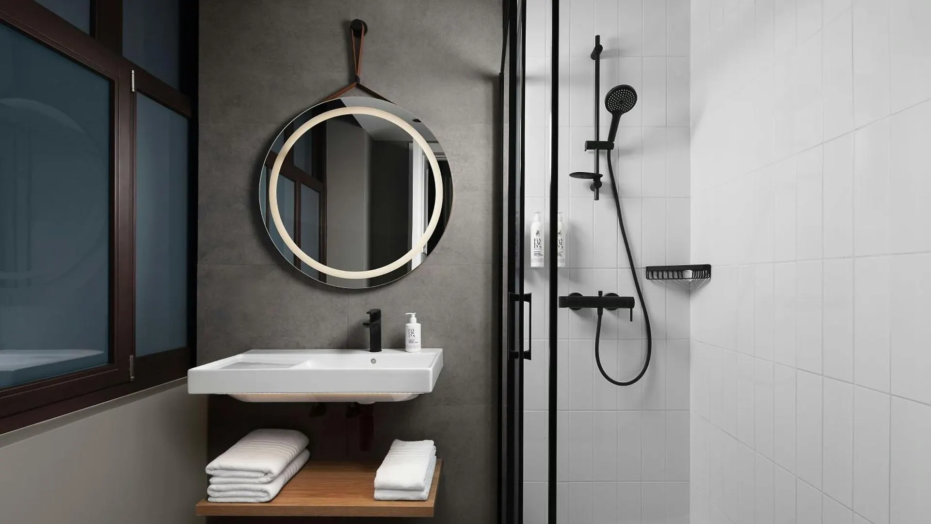 Moxy Istanbul Taksim Otel 0*,