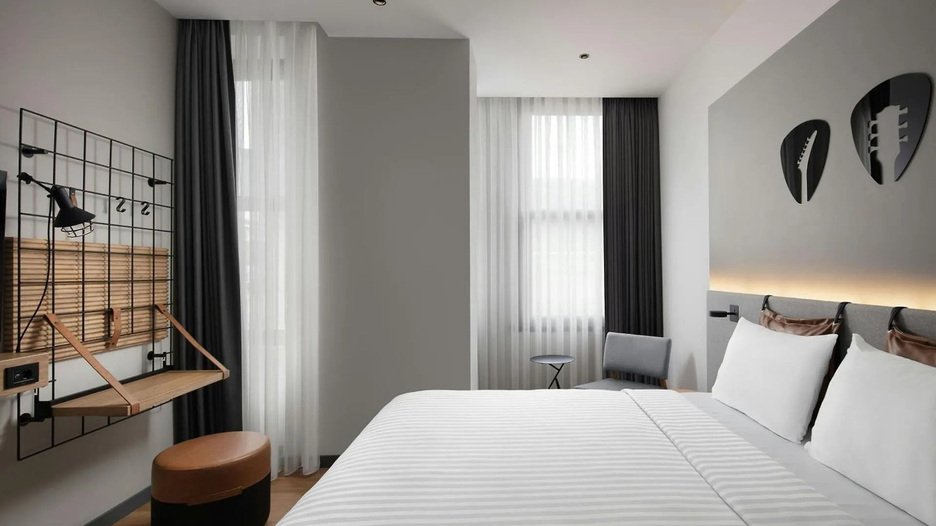 Moxy Istanbul Taksim Otel 0*,
