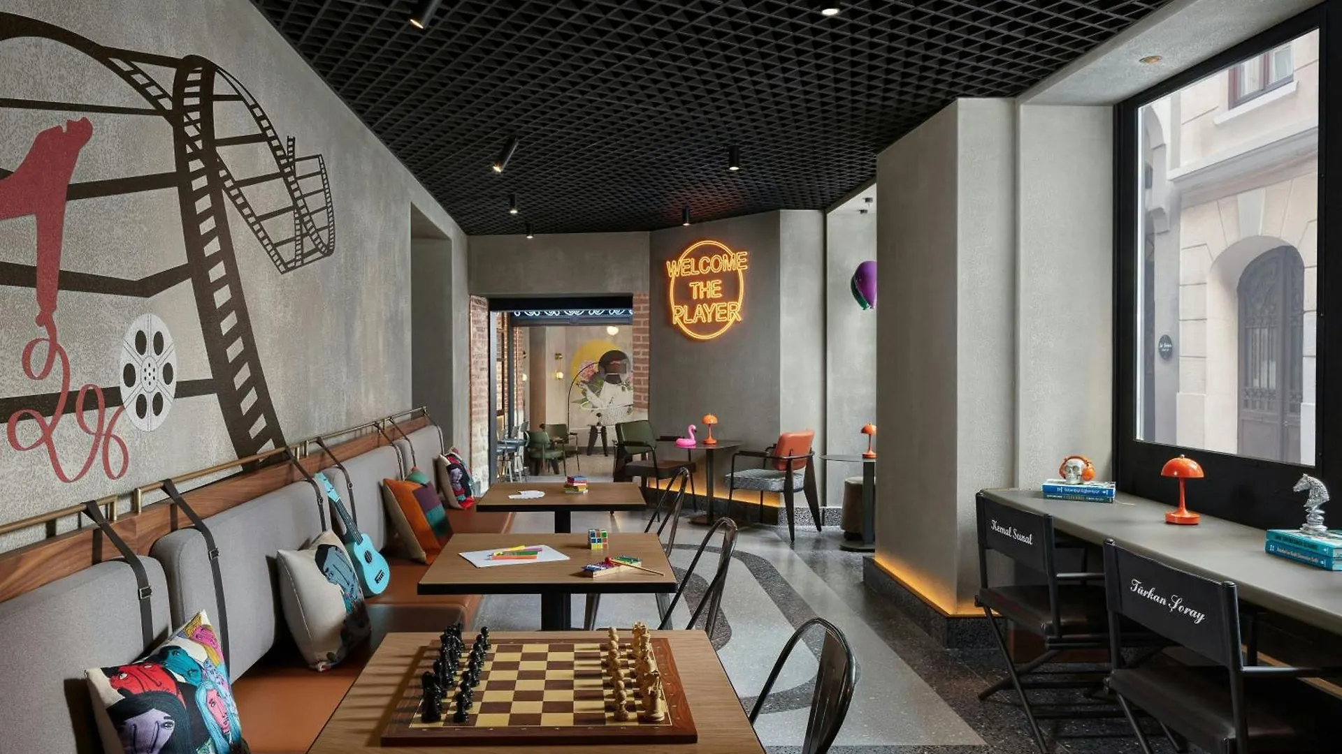 Moxy Istanbul Taksim Otel