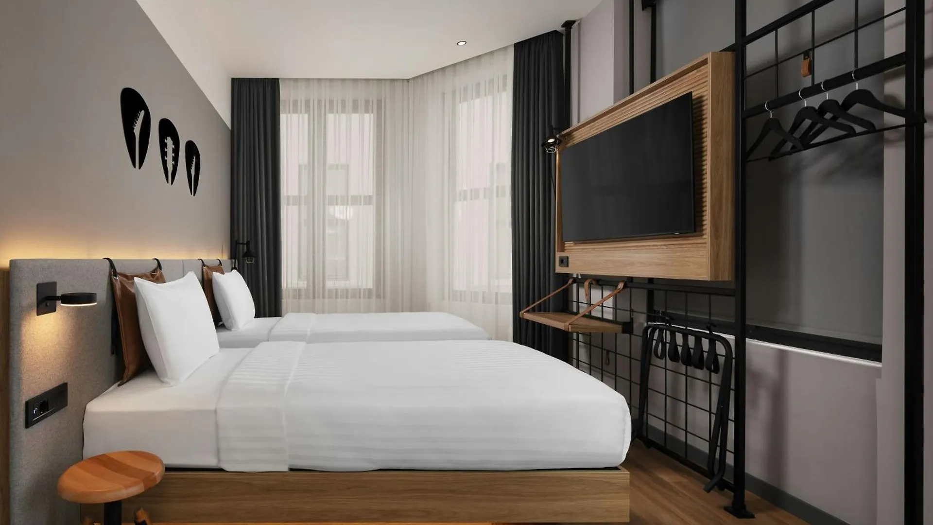 Moxy Istanbul Taksim Hotel 0*,